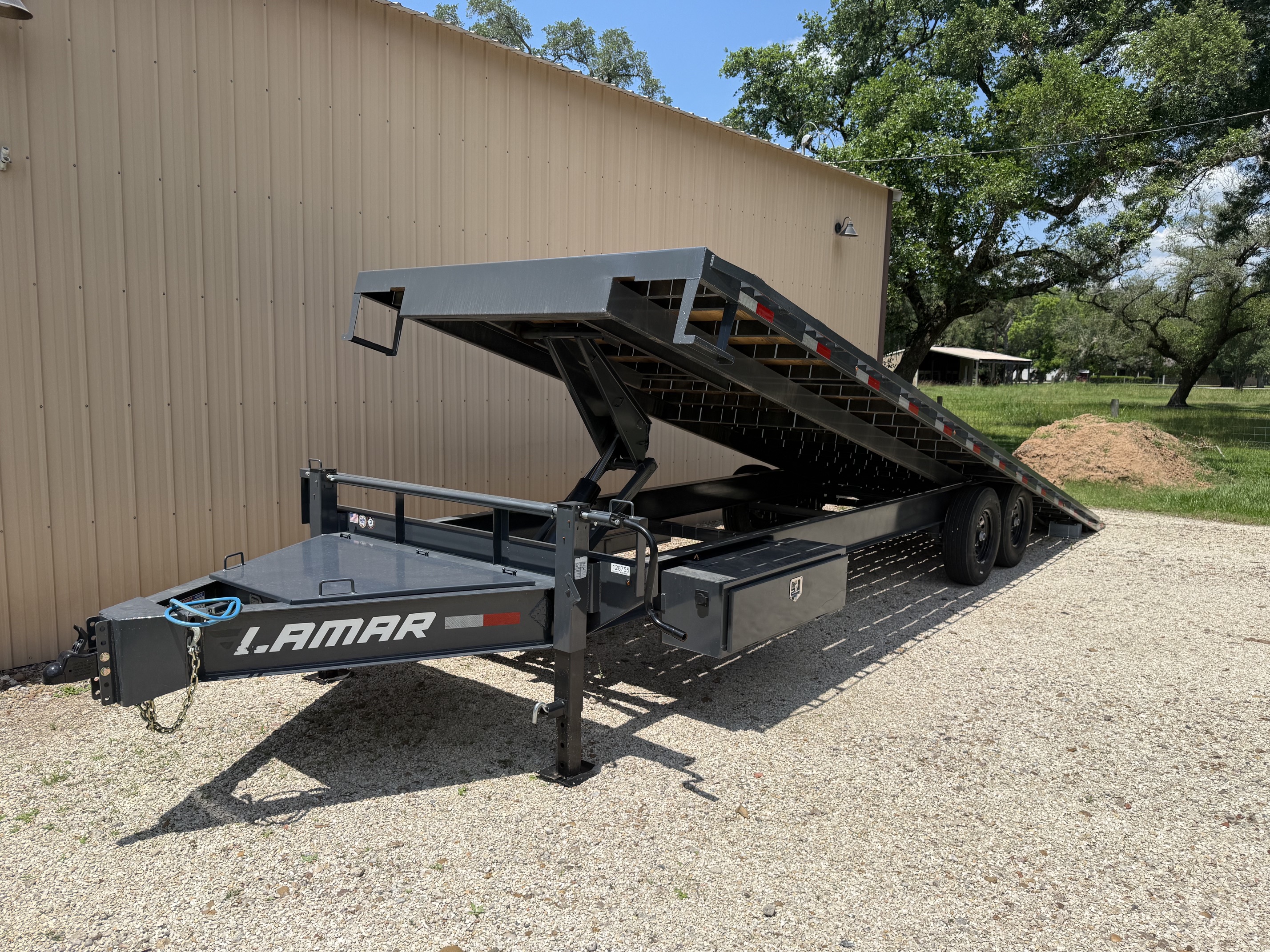102" x 26' Deckover Tilt - photo 2 - trailer rental West Columbia TX