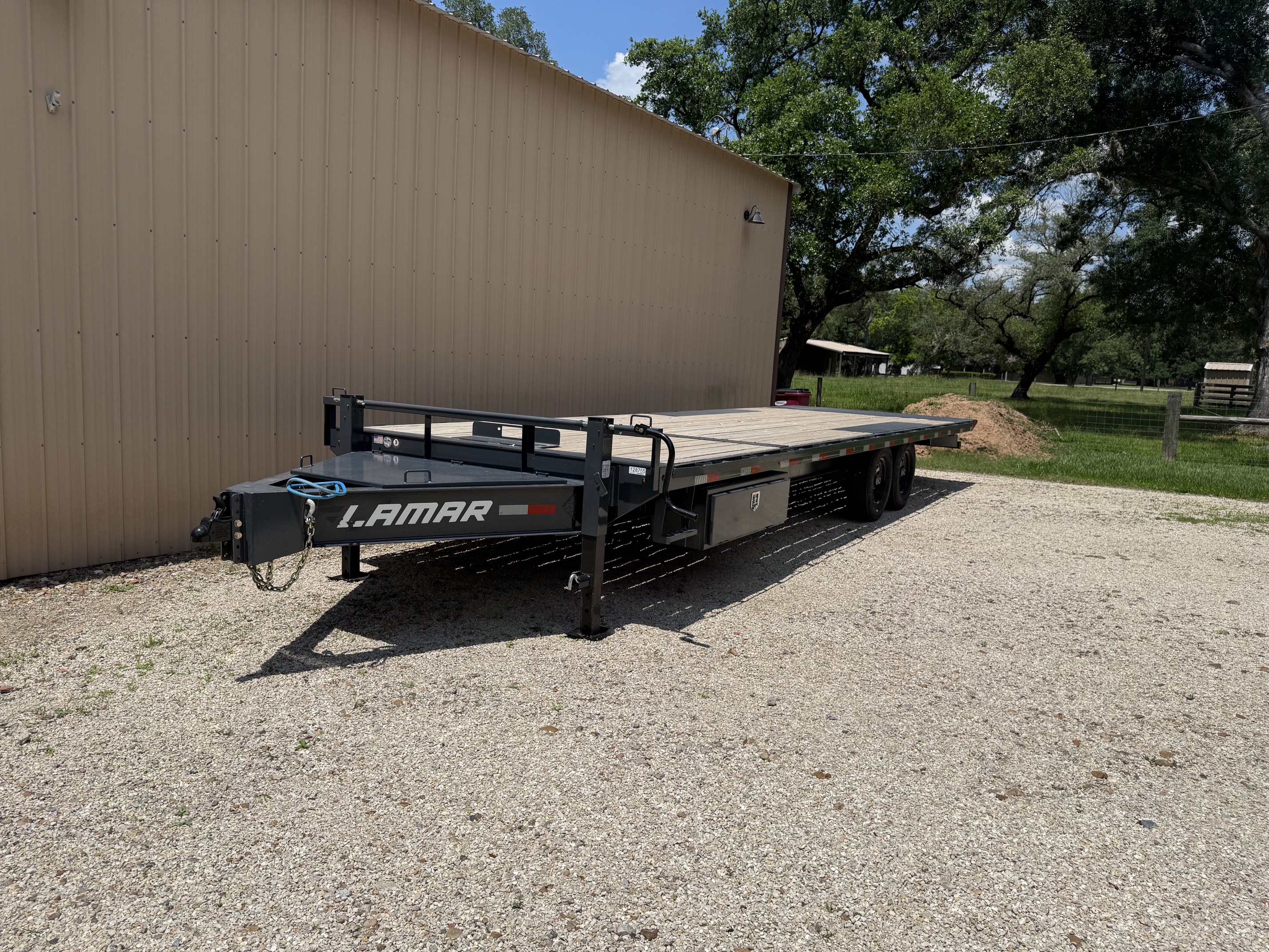 102" x 26' Deckover Tilt - photo 4 - trailer rental West Columbia TX