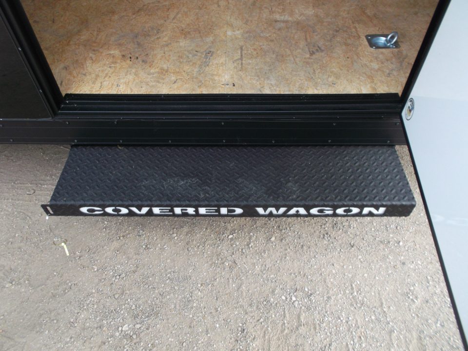 8.5' x 20' Enclosed Cargo Trailer - photo 6 - trailer rental West Columbia TX
