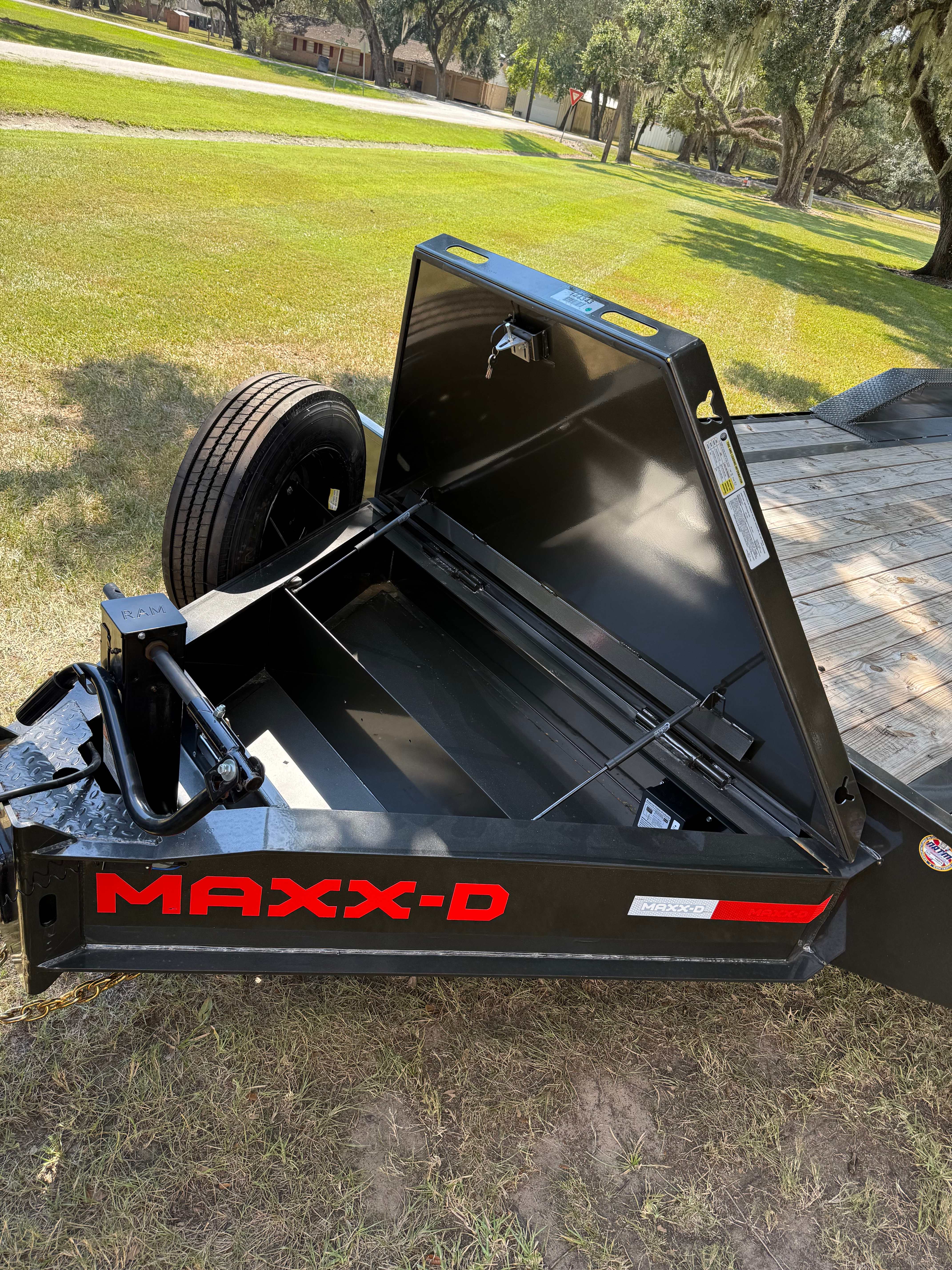 2027 MAXX-D H9X Equipment Trailer - photo 5 - trailer rental West Columbia TX